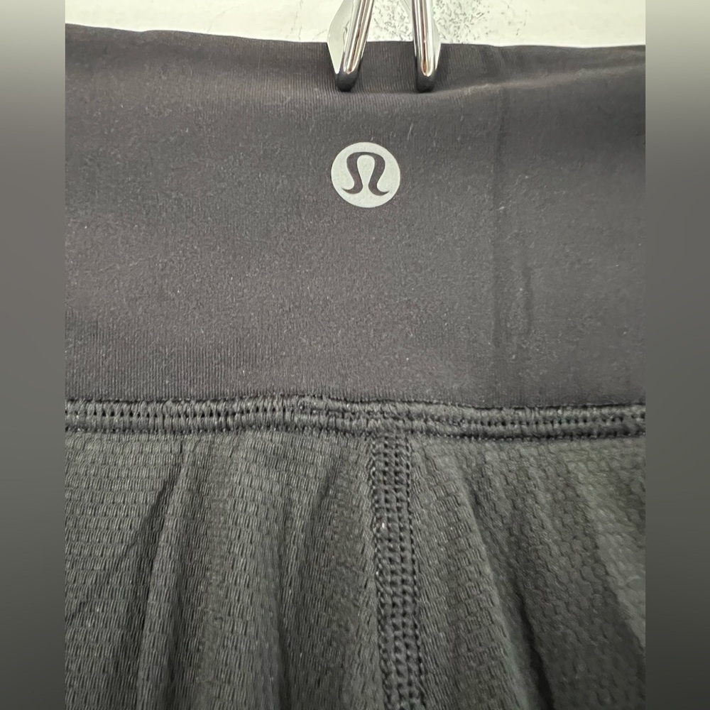 lululemon women's black joggers, breathable micromesh fabric, 4 - Picture 4 of 11